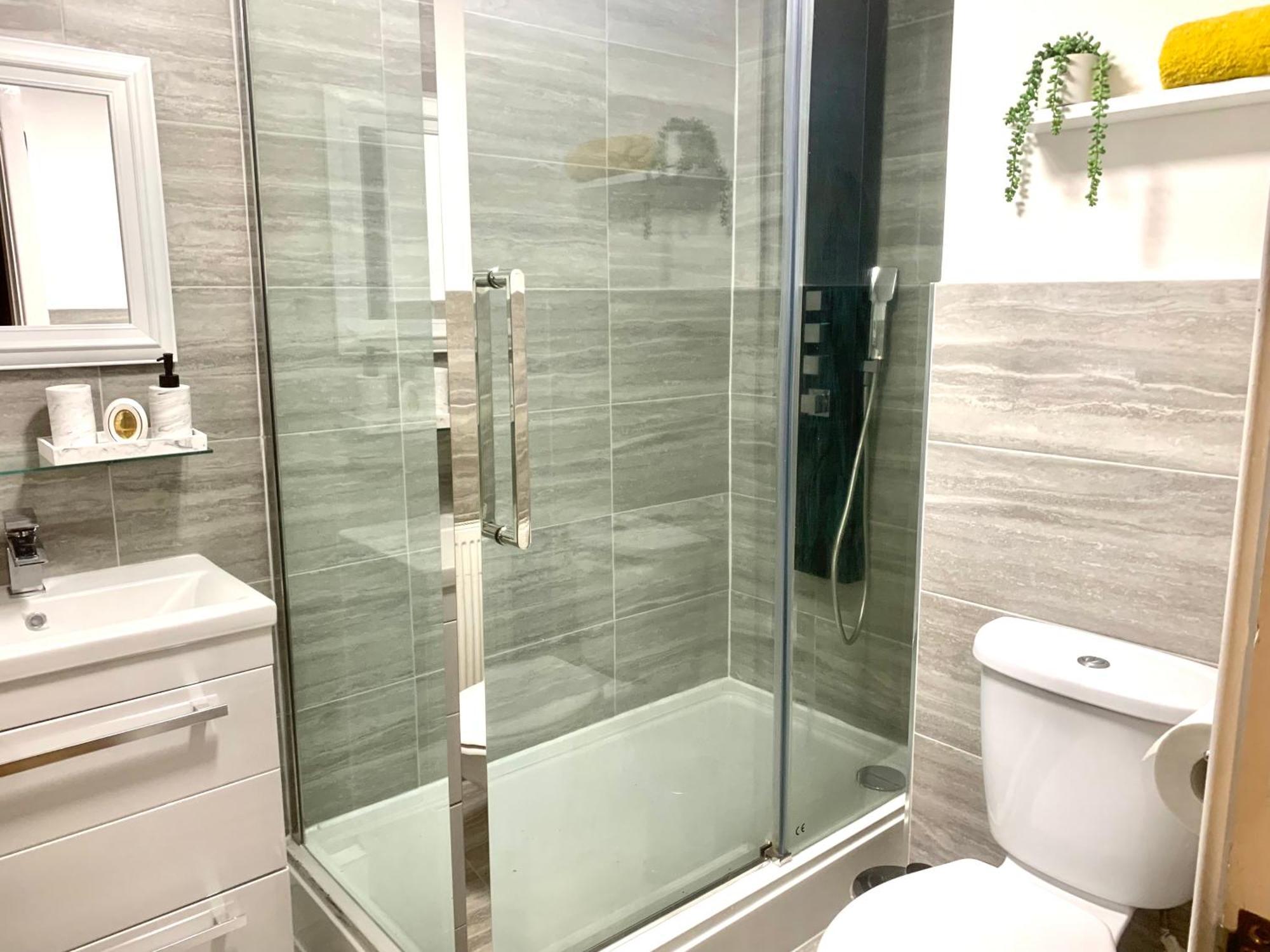 Large Modern 3 Bedroom City Centre Apartment ,Free Parking Ливерпуль Экстерьер фото
